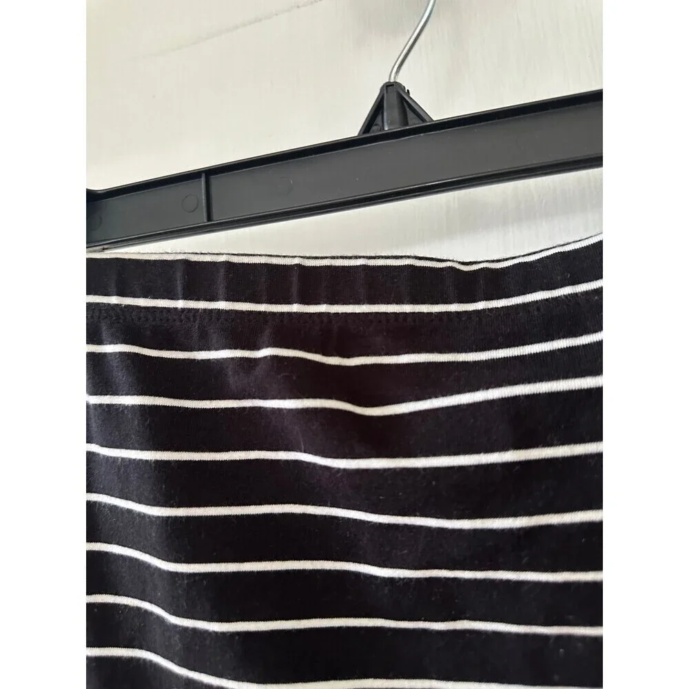 Women’s size x-large black and white striped skirt